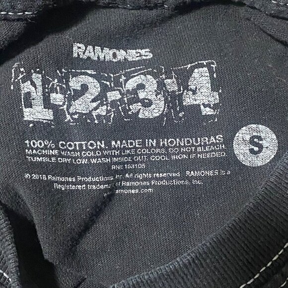 Ramones Band Names Hey Ho T-Shirt in Black Size Small - Picture 4 of 5